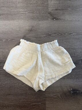 Rylee + Cru Girls Ivory Shorts size: 2-3Y